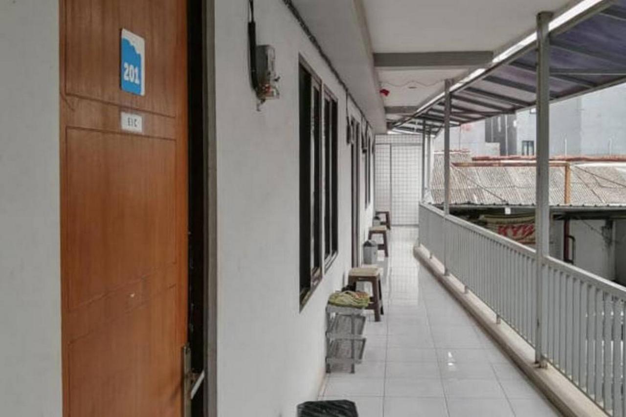 Laponca Residence Pondok Cabe Syariah Redpartner Buaran Exterior foto